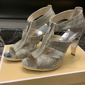 MICHAEL Michael Kors Silver Glitter with gold stitching High Heels Size 8